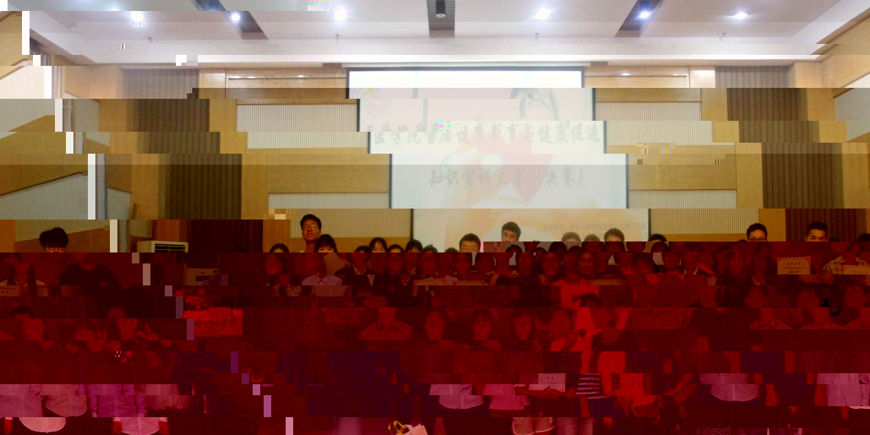 圖片為參賽人員及工作人員與老師合影